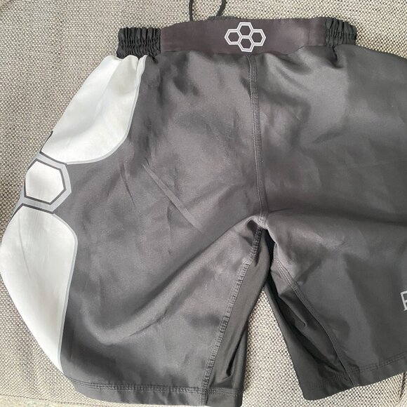 Youth Fight Shorts M - Picture 2 of 4